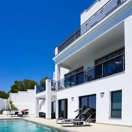 Villa One Villa *